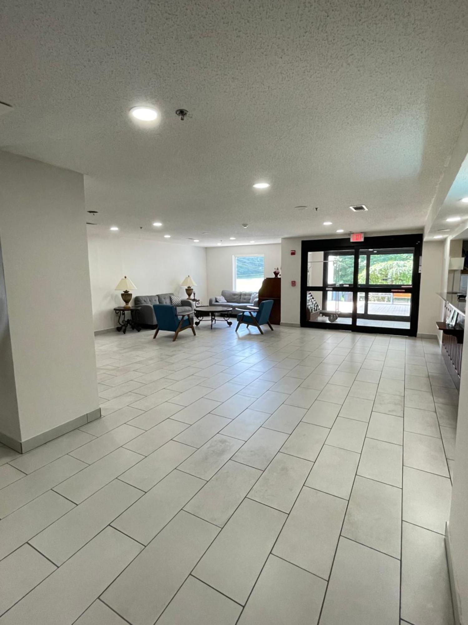 Отель Clarion Pointe-Dillard Near Blue Ridge Mountains Экстерьер фото