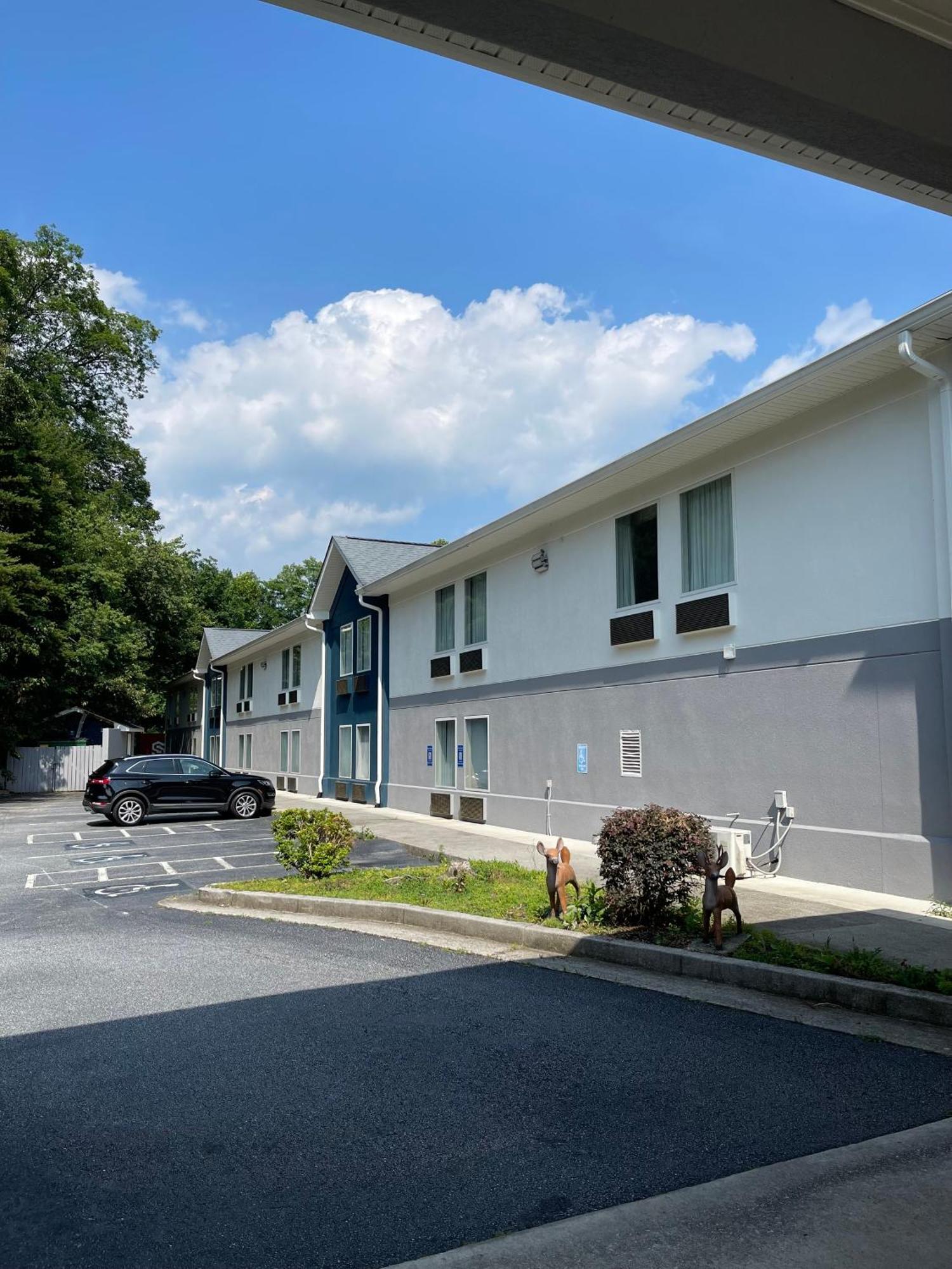 Отель Clarion Pointe-Dillard Near Blue Ridge Mountains Экстерьер фото