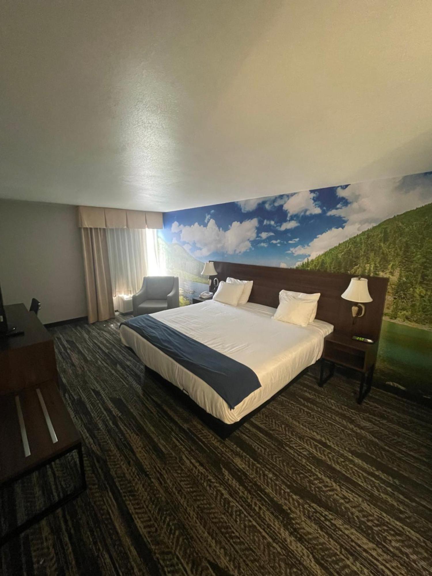 Отель Clarion Pointe-Dillard Near Blue Ridge Mountains Экстерьер фото