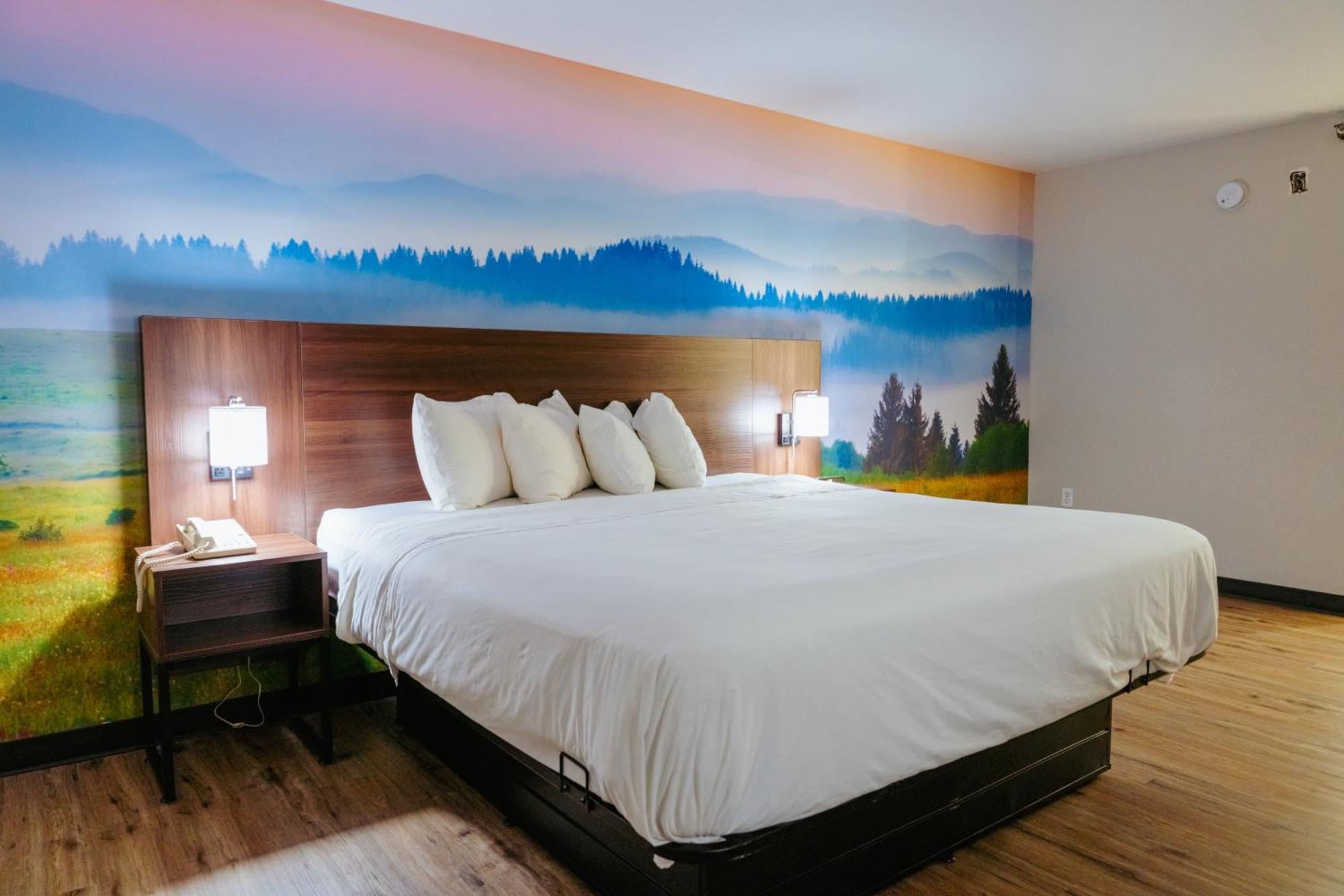 Отель Clarion Pointe-Dillard Near Blue Ridge Mountains Экстерьер фото