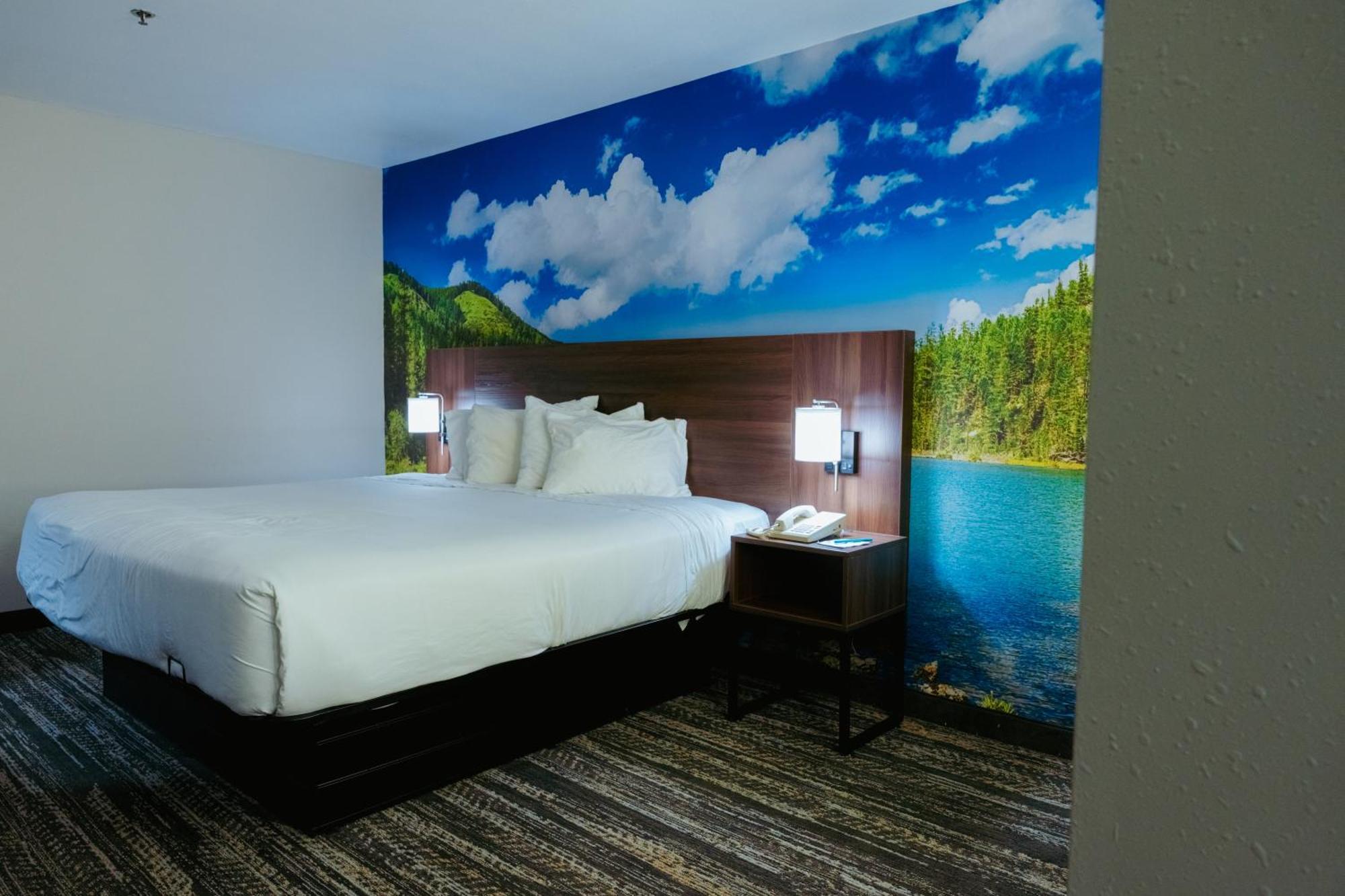 Отель Clarion Pointe-Dillard Near Blue Ridge Mountains Экстерьер фото