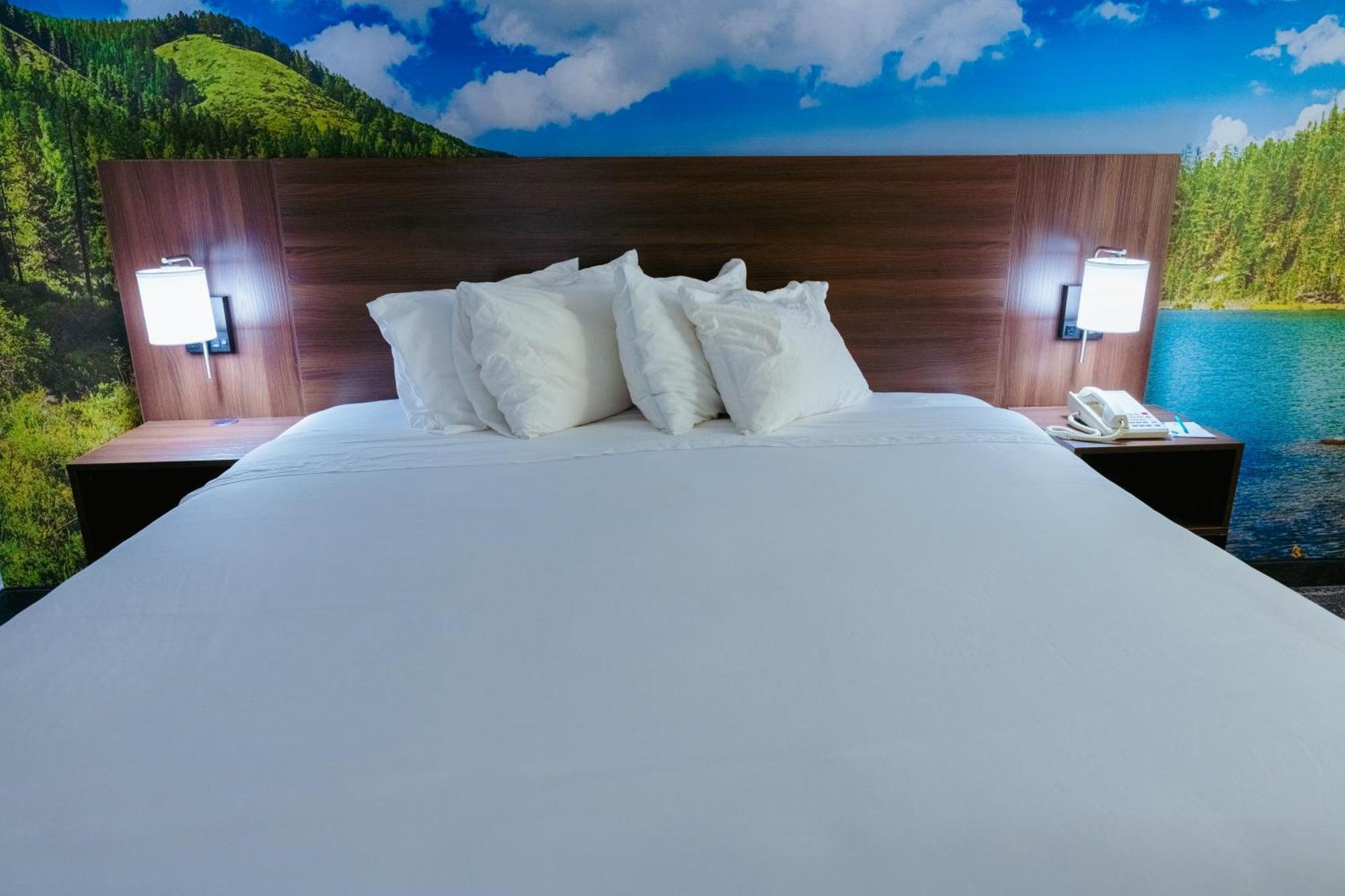 Отель Clarion Pointe-Dillard Near Blue Ridge Mountains Экстерьер фото